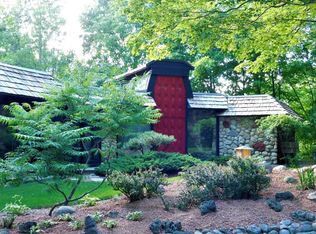 1070 Oconobanks Dr, Colgate, WI 53017