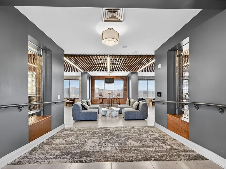 Refinery at Pointe17 — Photo 16
