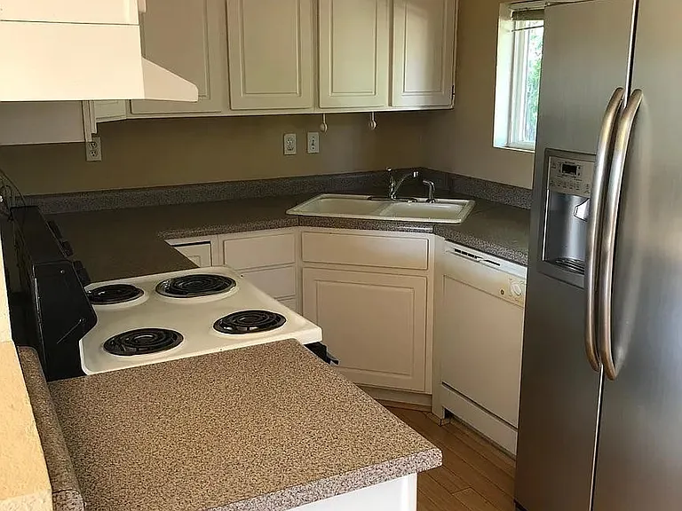 3851 Linda Vista Ln — Photo 3