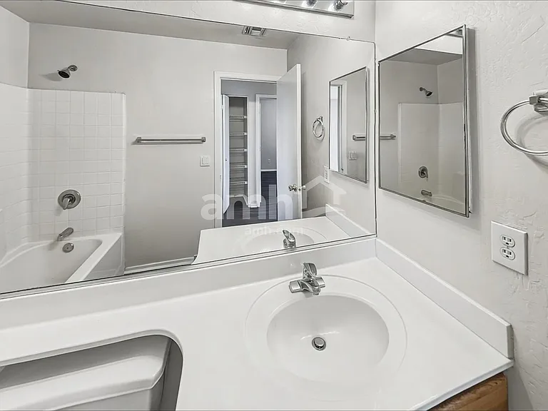 1701 S 113th Dr — Photo 14