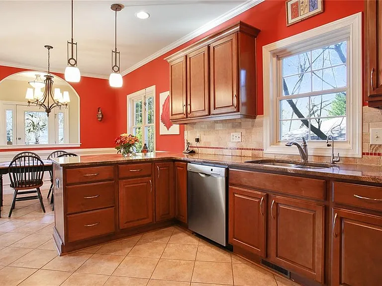 1084 Country Ln NE — Photo 8