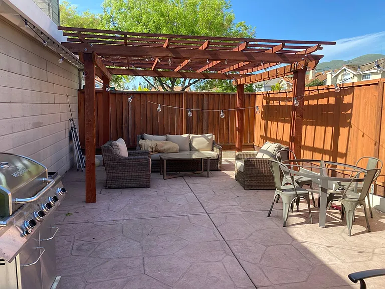 570 Altamont Dr — Photo 15