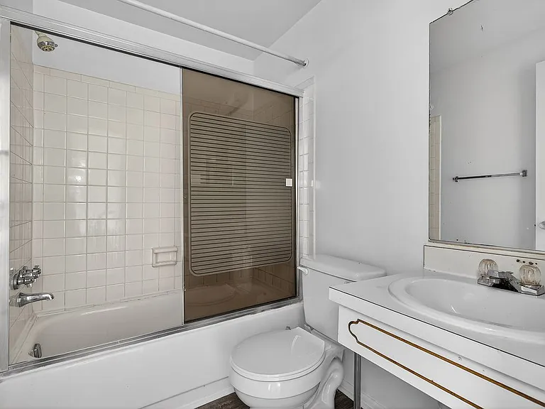 8801 Monmouth Dr — Photo 23