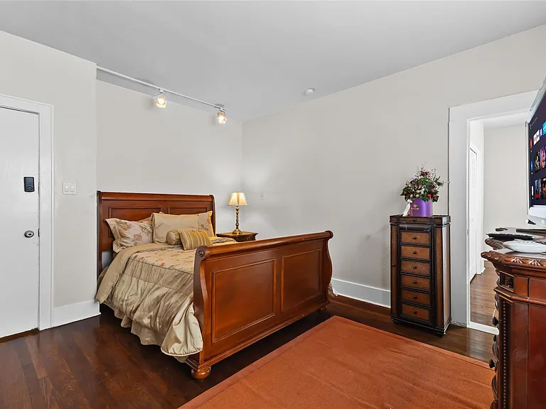 2511 Whitney St #A — Photo 2