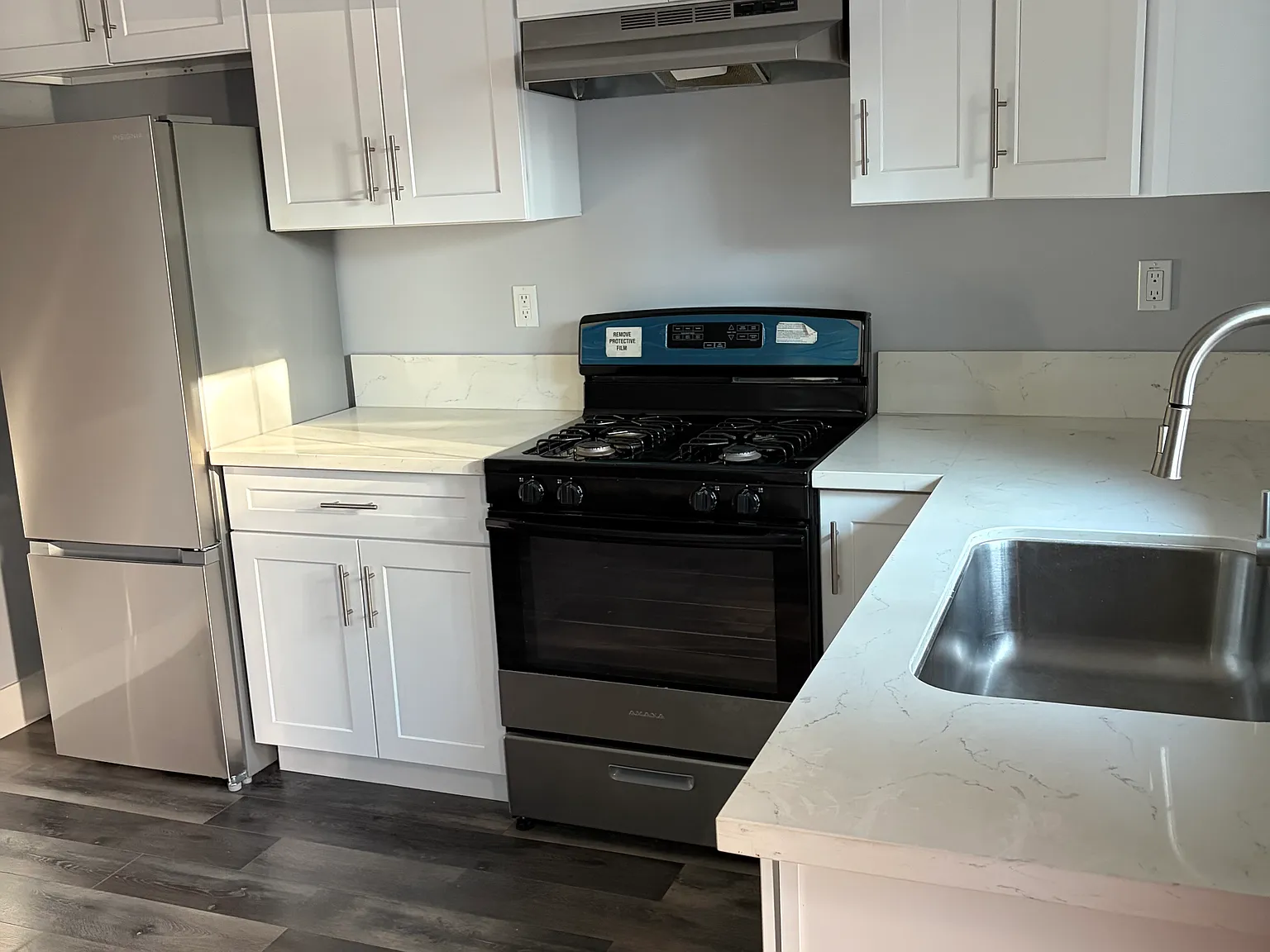 1 bed, 450 sqft, $1,600 — Photo 3