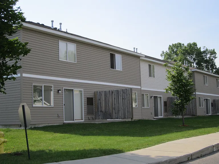 Rosewood Manor Townhomes — Photo 5
