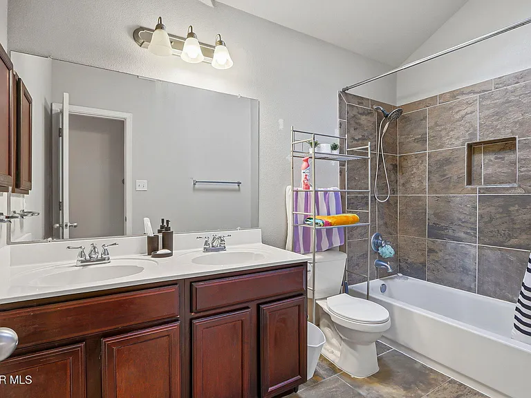 4613 Al Hernandez St — Photo 34