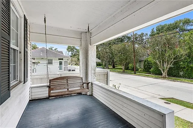 3 bed, 1.0 bath, 1080 sqft, $1,800 — Photo 2