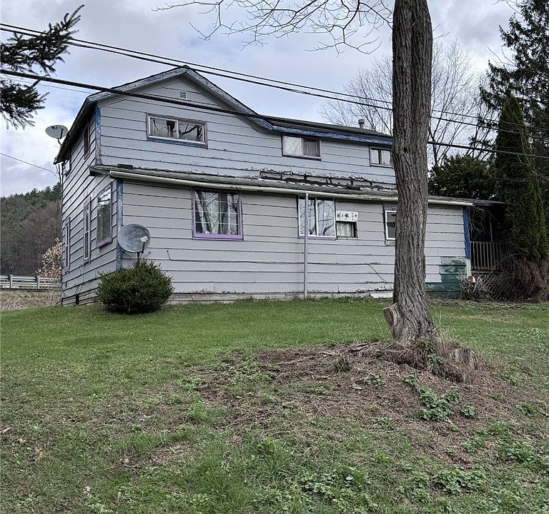 1st image of 10 Lyman Rd W