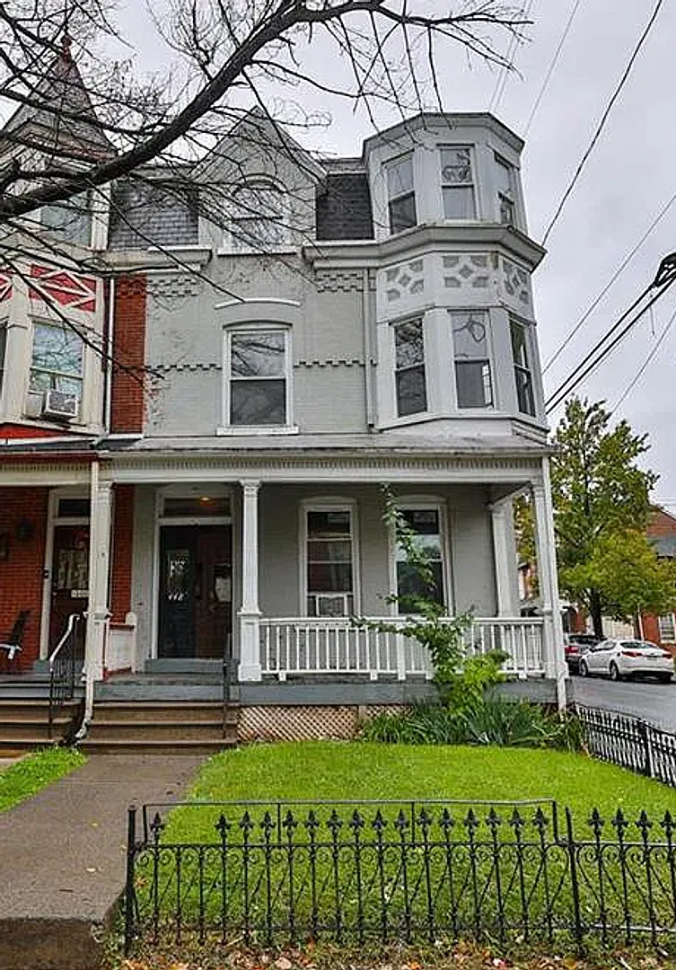 448 N 6th Street — Photo 2