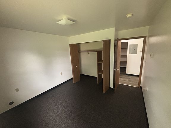 2nd image of 527 Jefferson St #201