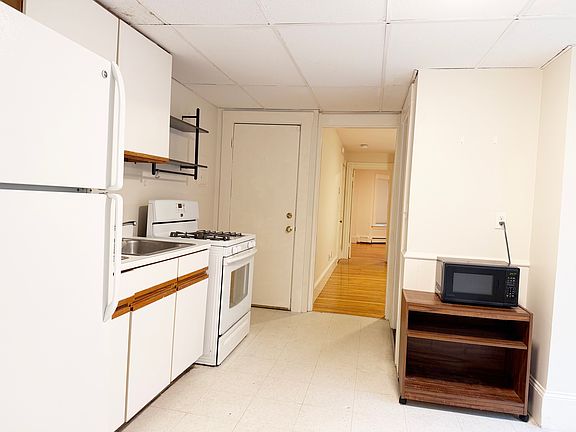 5th image of 23 1/2 Central St #1