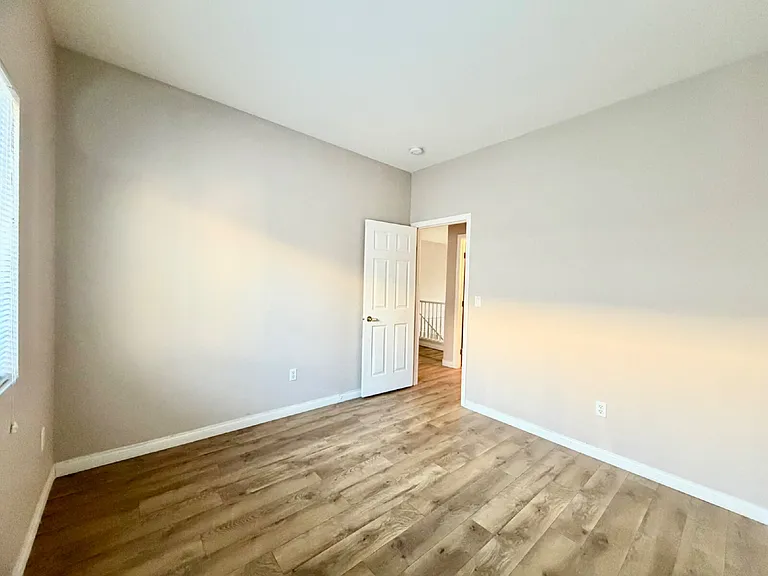 8917 Waltzing Waters Ct — Photo 38