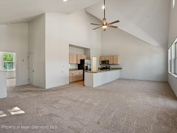 5th image of 711 Evans Ct