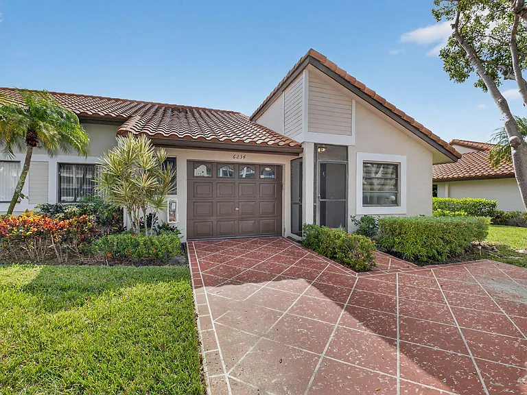 6234 Pointe Regal Cir — Photo 3