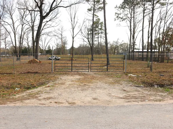 21812 Cherry St, New Caney, TX 77357