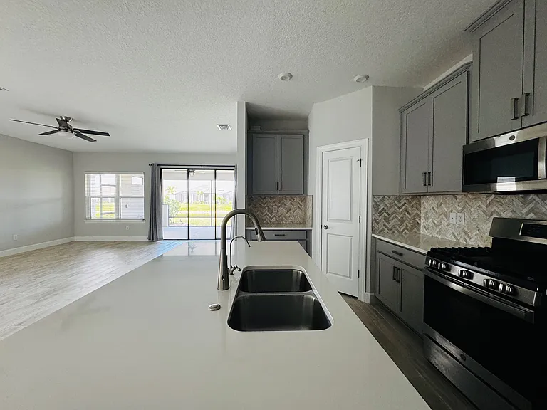 11035 Devonbridge Dr — Photo 41