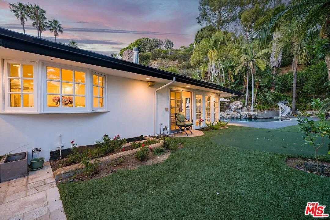 6 bed, 7.0 bath, 5000 sqft, $29,000 — Photo 4