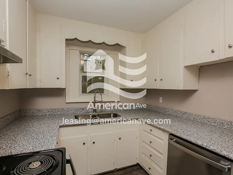 2025455_006_kitchen_13651694.jpg