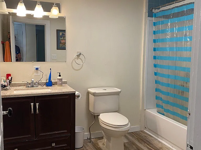 1434 N Main St #1 — Photo 11
