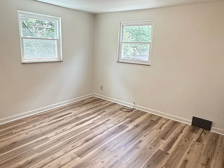 2121 Pioneer Avenue — Photo 11