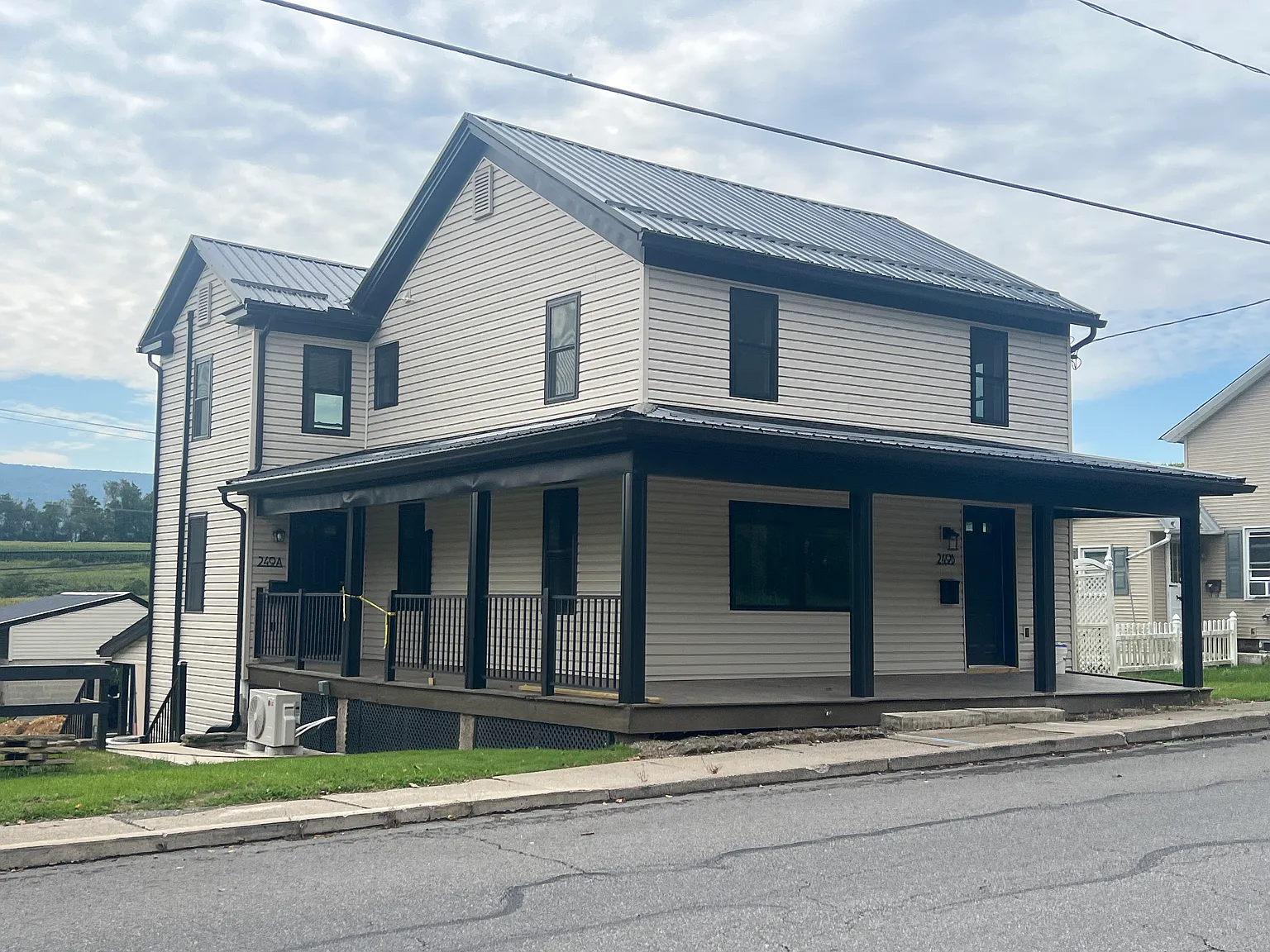 249 W Market St — Photo 1