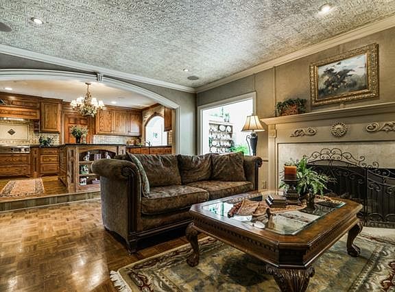 5th image of 7105 Meadowcreek Dr