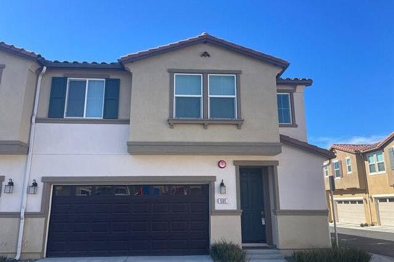 1st image of 505 Pinedale St