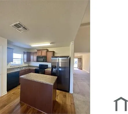 4 bed, 1647 sqft, $2,200 — Photo 3