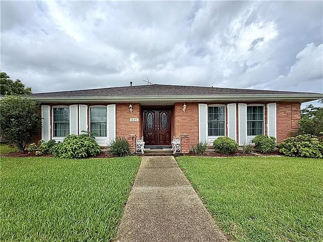 3 bed, 2.0 bath, 2000 sqft, $2,500 — Photo 1