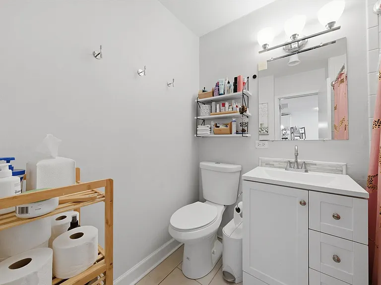 1455 N Sandburg Ter #1107 — Photo 10