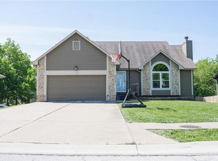 2017 SW Sterling Dr, Lees Summit, MO 64081