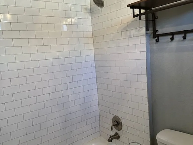 803 W Cherokee St — Photo 23