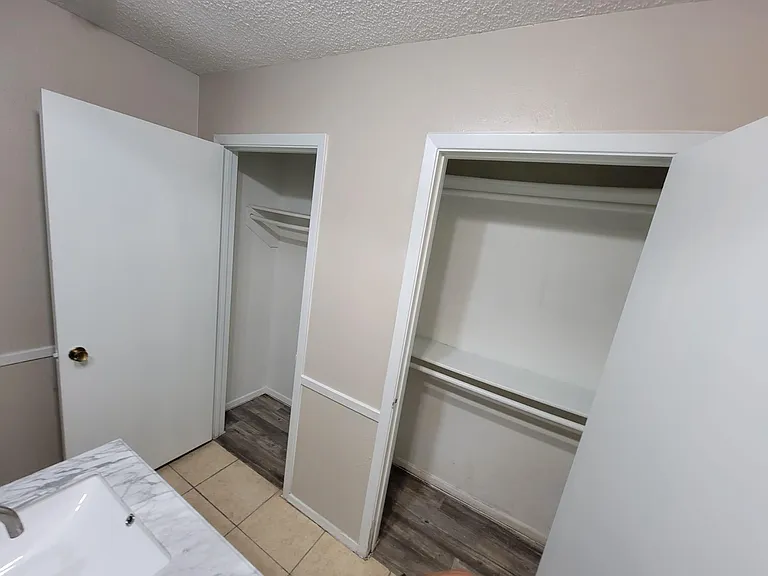 2700 Starlake Ct — Photo 11