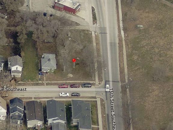 3rd image of 1060 10th Ave SE