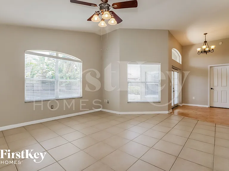 2202 Cattleman Dr — Photo 3