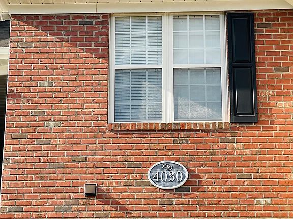 4030 Bardstown Ct, Unit 202, only two floors
