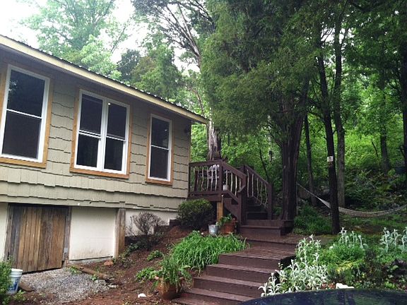 2nd image of 1076 Dawn Dr
