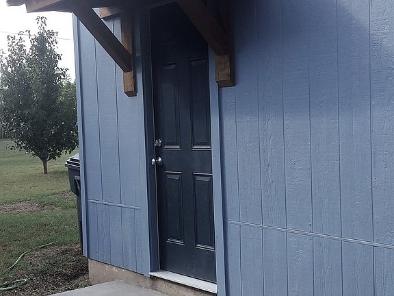 2nd image of 108 Grand Ave