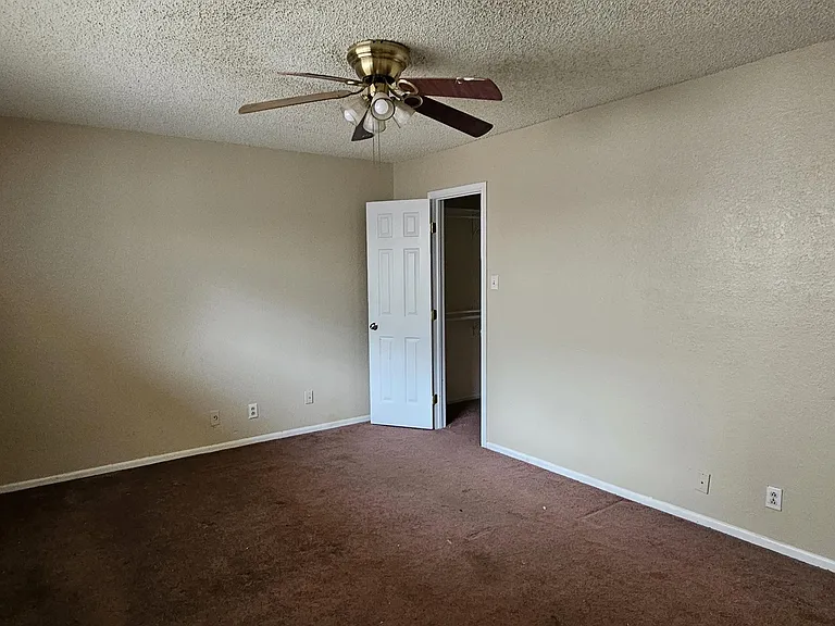 4229 Siesta Ln — Photo 3