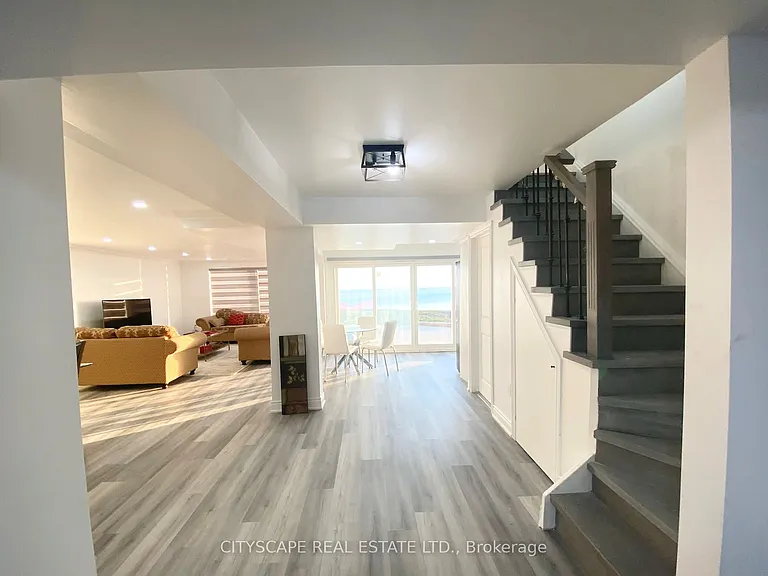 48 Seabreeze Cres — Photo 22