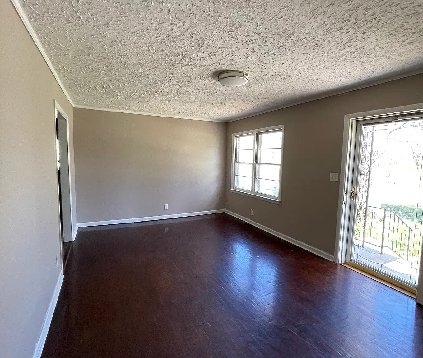 156 Silver Circle - 1 — Photo 4