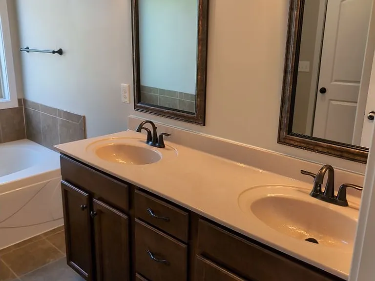1320 Vantage Ct — Photo 10