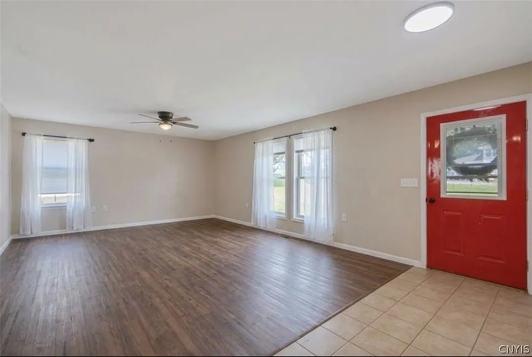 3 bed, 2.5 bath, 1624 sqft, $2,800 — Photo 4
