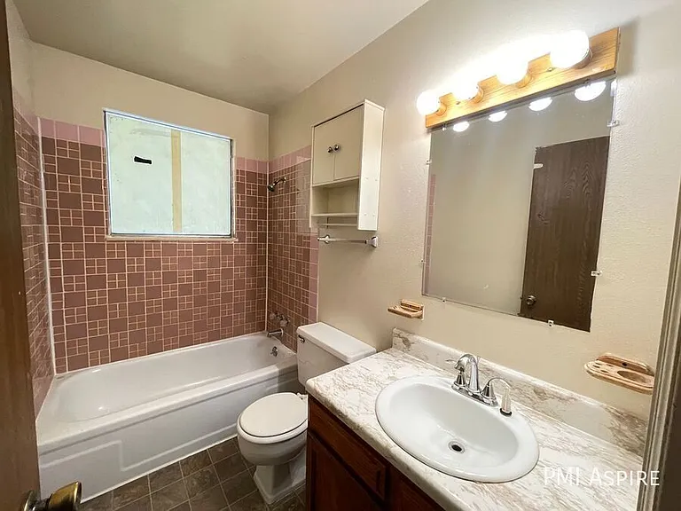 19 Reed Pl — Photo 13