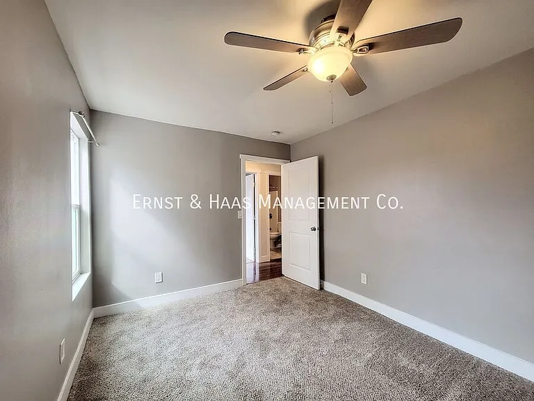 8429 Somerset Blvd — Photo 23
