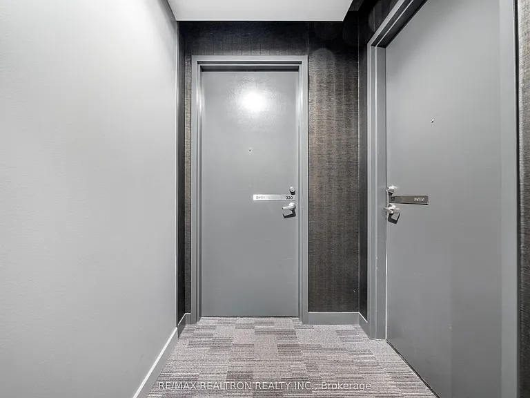 218 King St E #320 — Photo 25