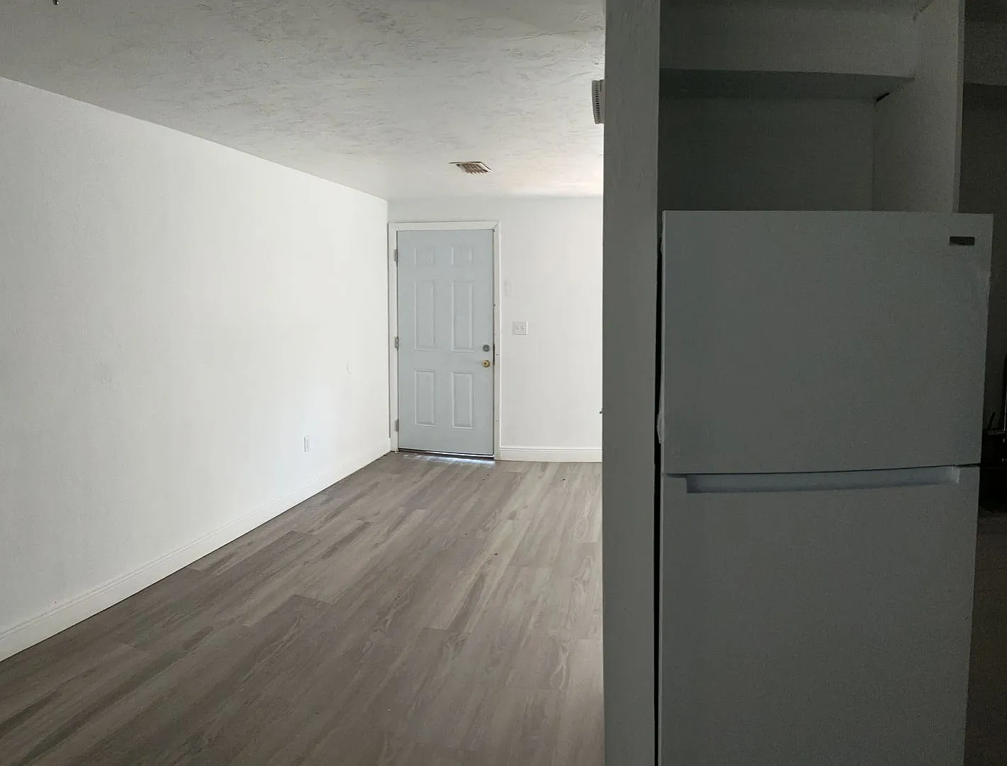 6928 SW 6th Place — Photo 3