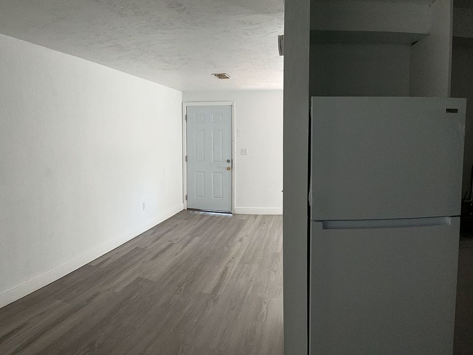 Building Photo 3
