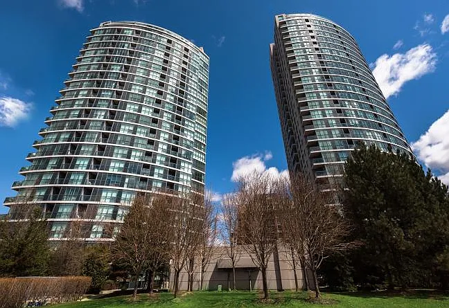 28 Harrison Garden Blvd #25 — Photo 1